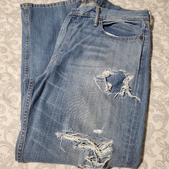 Levi Men Ripped Blue Jeans - Picture 3 of 10